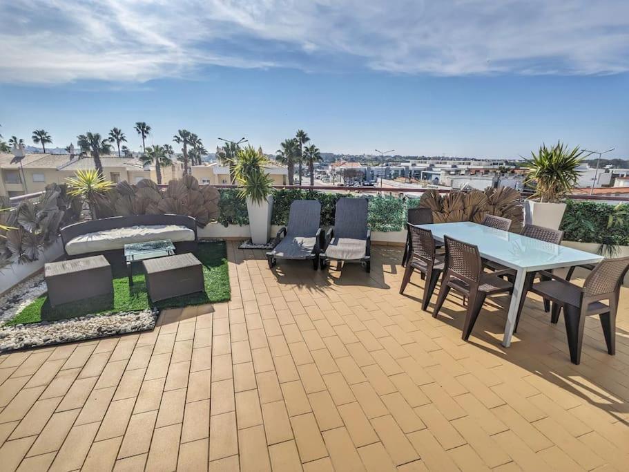 Appartement Penthouse With Sea View & Private Terrace à Guia  Extérieur photo