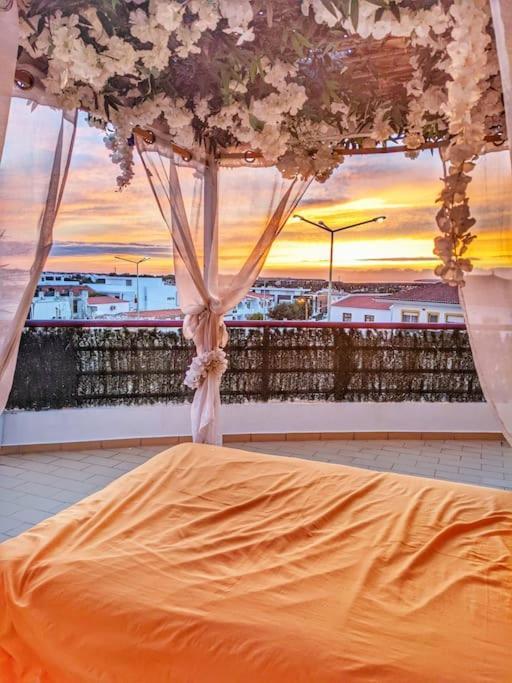 Appartement Penthouse With Sea View & Private Terrace à Guia  Extérieur photo